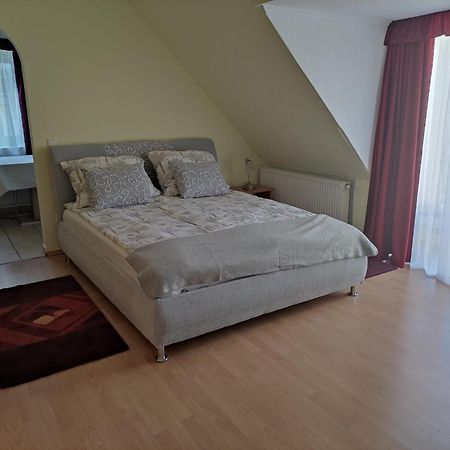 Zsanett Appartement Hévíz Chambre photo